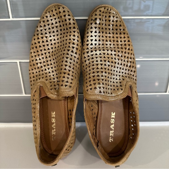 Trask Ali Perforated Loafer - Picture 3 of 12